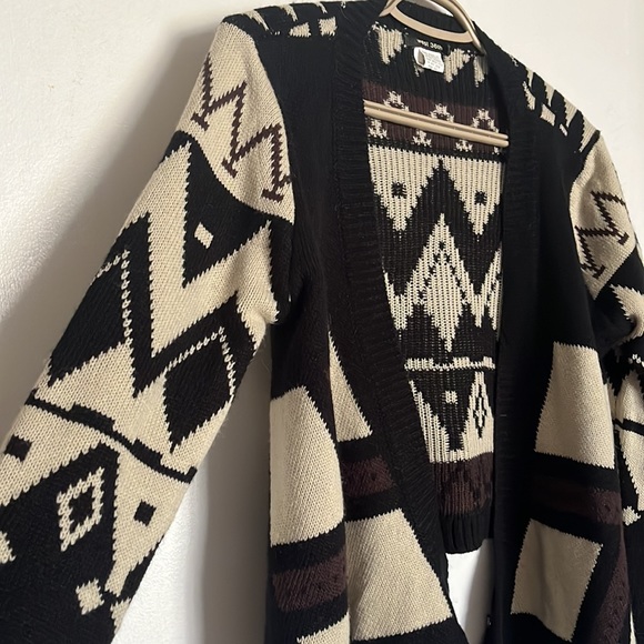 West 36th float waterfall opening cardigan - Picture 3 of 4